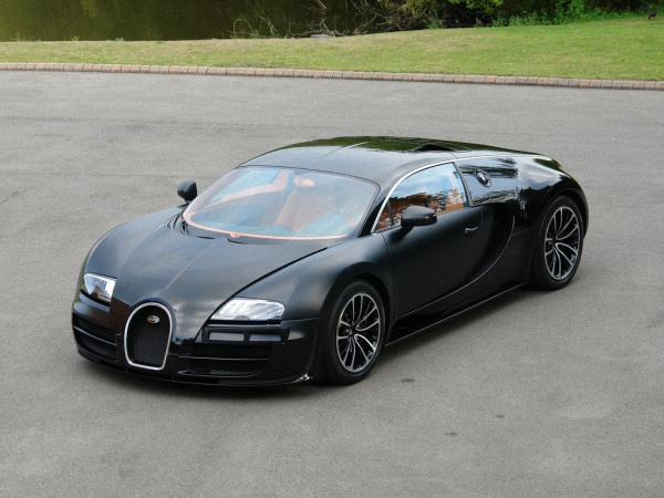 bugatti-mau-den-1