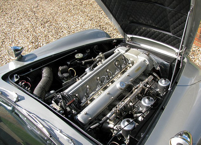 Aston-Martin-DB513