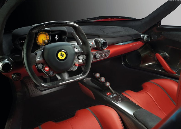 interior-ferrari