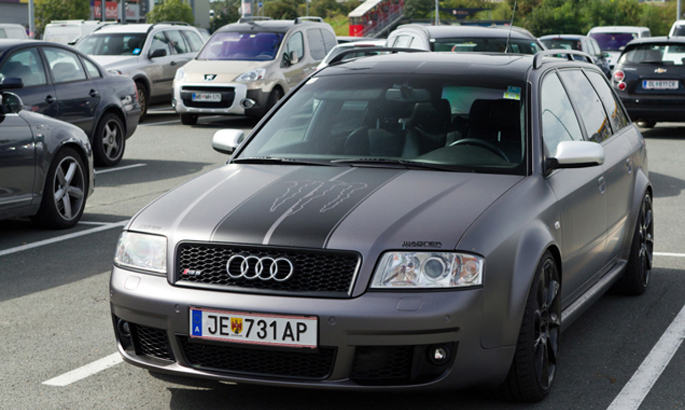 Audi-RS6-Plus-Avant-C5